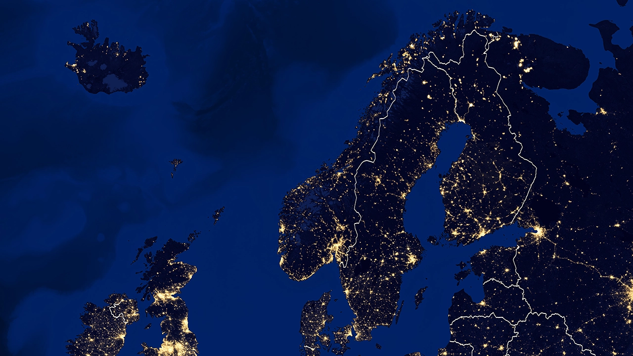 Satellitbild i nattperspektiv som visar Skandinavien.